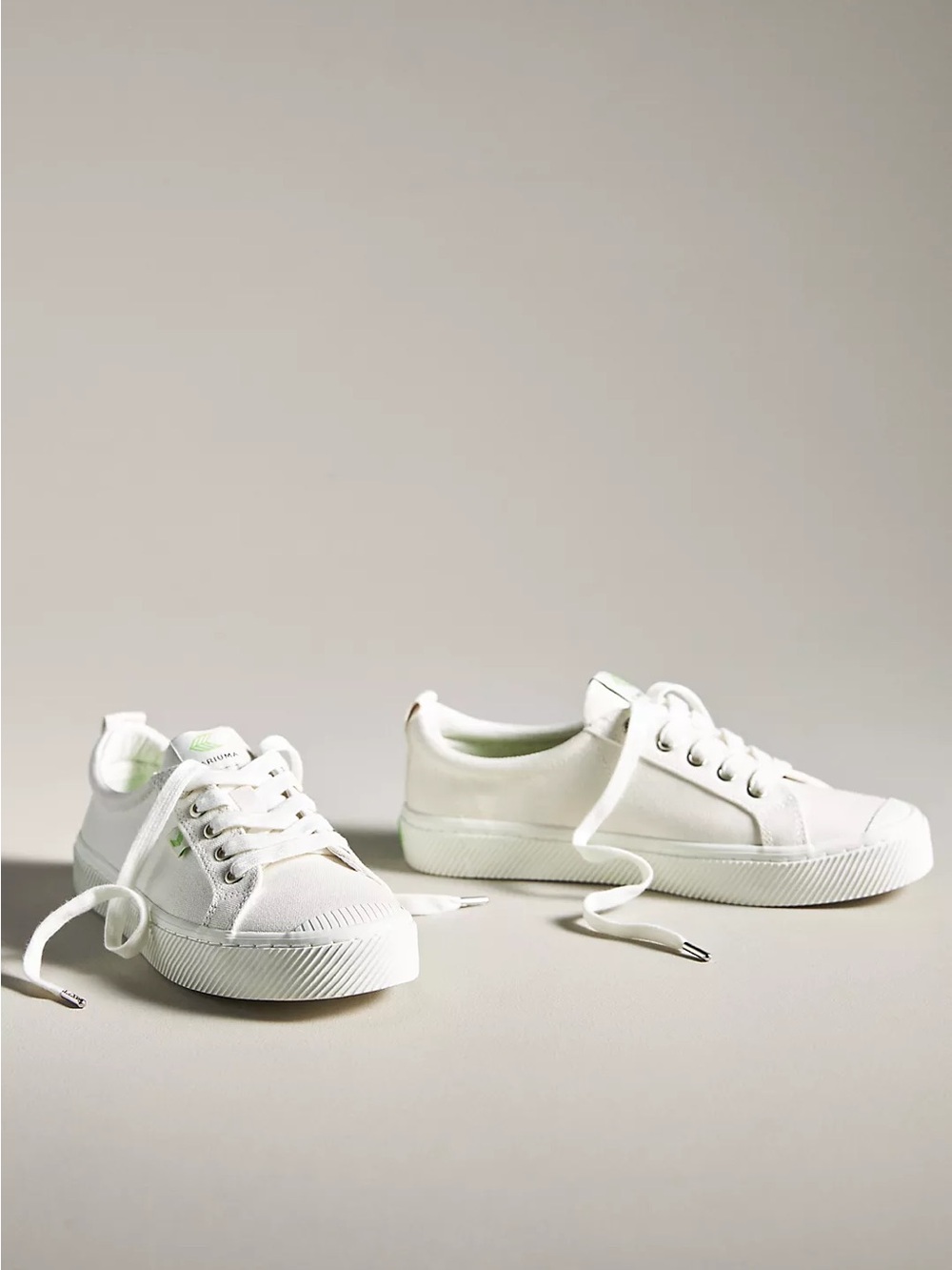 New Cariuma OCA Low Canvas Sneakers size 6